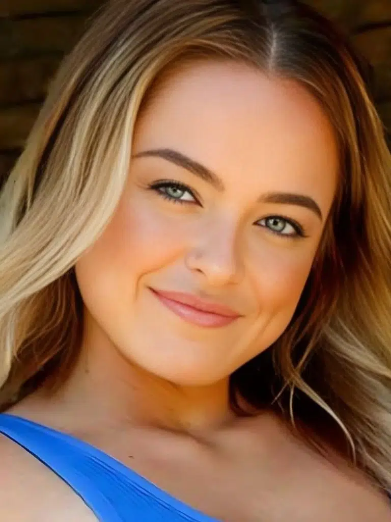 Alexis Kay Biography: Wiki, Age, Career, Height, Weight, Boyfriend, Net Worth & More